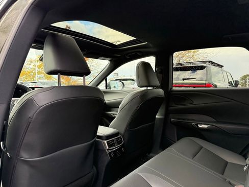 Used 2024 Lexus RX 350 Premium image 16