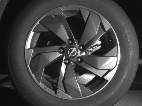 Used 2025 Nissan Rogue SV image 14