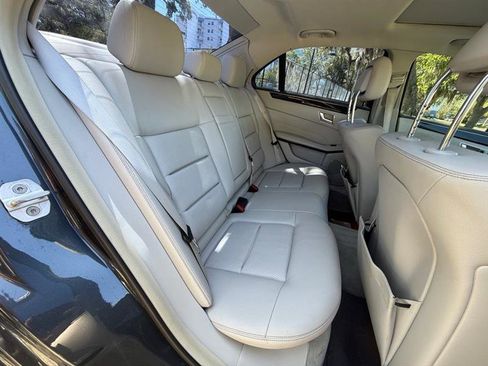 Used 2014 Mercedes-Benz E 250 BlueTEC Sedan w/ Premium 1 Package image 18