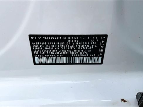 Used 2017 Volkswagen GTI SE FWD image 37