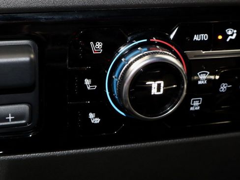 Used 2022 GMC Sierra 1500 SLT w/ SLT Premium Package image 4