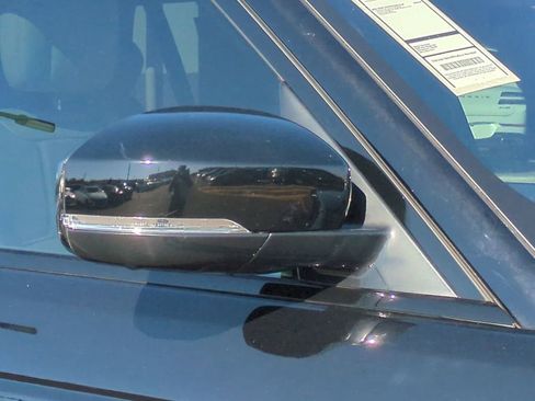 Used 2019 Land Rover Range Rover HSE image 11