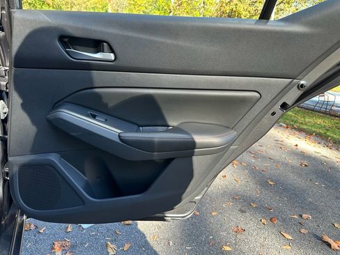 Used 2022 Nissan Altima 2.5 SR w/ Midnight Edition Package image 26