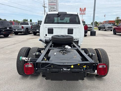 New 2026 RAM 3500 Tradesman w/ Chrome Appearance Group A AWD/4WD image 8