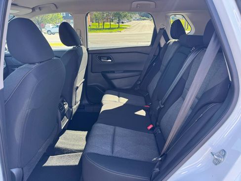 Used 2024 Nissan Rogue SV FWD image 17