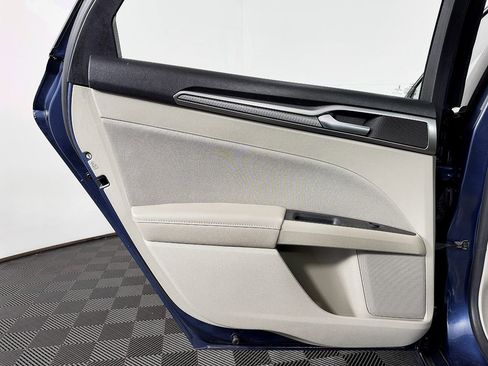 Used 2019 Ford Fusion SE FWD image 35