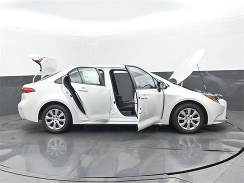 New 2026 Toyota Corolla LE image 31