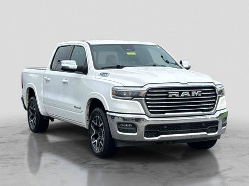 Used 2025 RAM 1500 Laramie AWD/4WD image 3