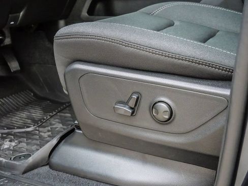 New 2026 RAM 1500 4x4 Crew Cab image 30