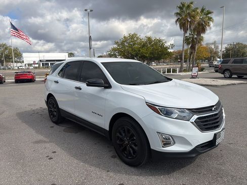 Used 2018 Chevrolet Equinox LT image 2