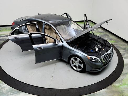 Used 2016 Mercedes-Benz S 550 Sedan image 36