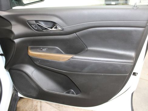 Used 2019 GMC Acadia SLE FWD image 23