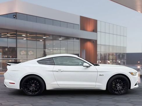Used 2015 Ford Mustang GT image 11