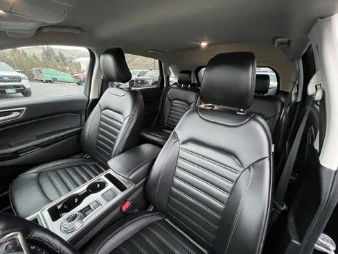 Used 2023 Ford Edge SEL image 16