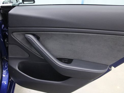 Used 2019 Tesla Model 3 Mid Range image 22