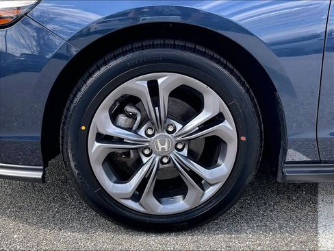Used 2023 Honda Accord EX image 7