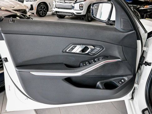 Used 2019 BMW 330i xDrive Sedan w/ Convenience Package image 16