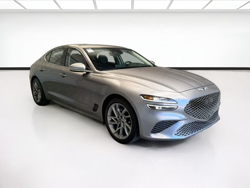 Used 2022 Genesis G70 2.0T RWD image 3