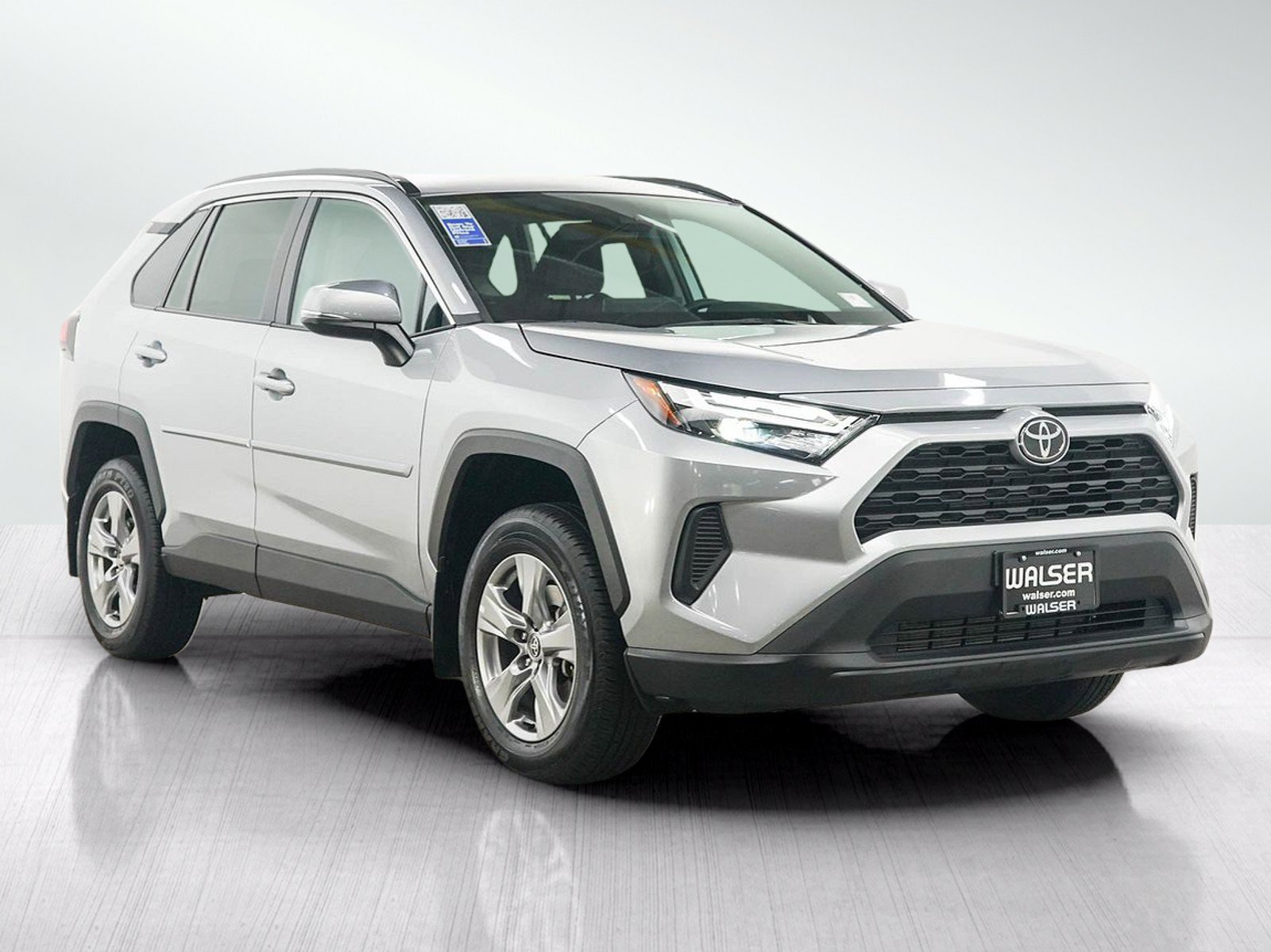 Used 2024 Toyota RAV4 XLE AWD/4WD image 7