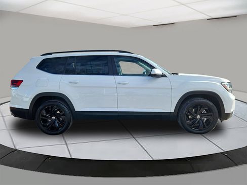 Used 2023 Volkswagen Atlas SE image 6