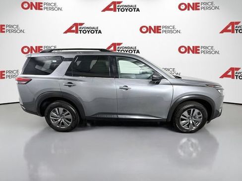 Used 2025 Nissan Pathfinder SV AWD/4WD image 8