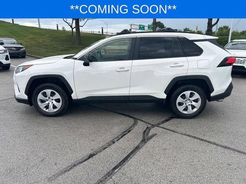 Used 2019 Toyota RAV4 LE AWD/4WD image 11