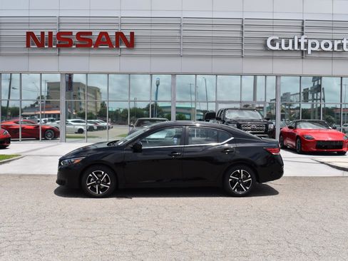 Used 2024 Nissan Sentra SV FWD image 3