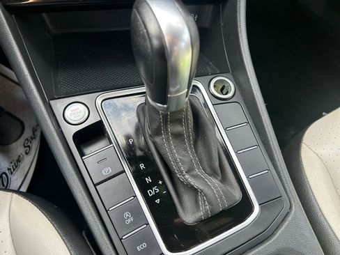 Used 2019 Volkswagen Jetta R-Line image 28