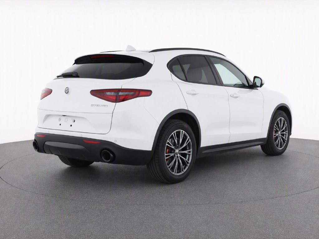 Used 2022 Alfa Romeo Stelvio Sprint RWD image 9