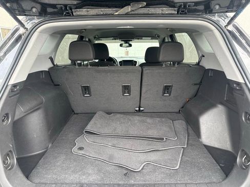 Used 2024 GMC Terrain SLE image 6