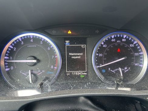 Used 2019 Toyota Highlander SE AWD/4WD image 9