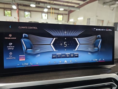 Used 2024 BMW i4 eDrive35 w/ Premium Package RWD image 21