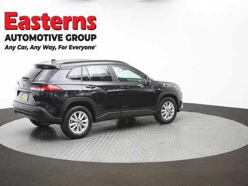 Used 2025 Toyota Corolla Cross LE FWD image 40