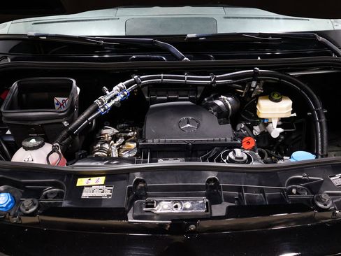 Used 2024 Mercedes-Benz Sprinter 3500 image 93