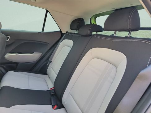 Used 2024 Hyundai Venue SEL FWD image 18