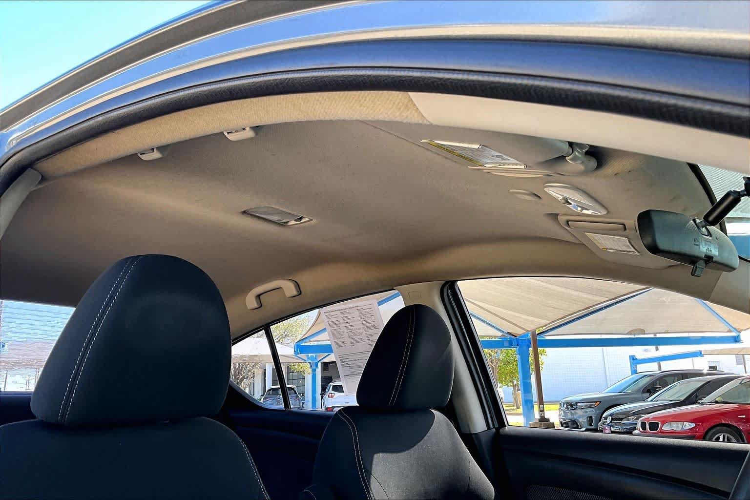Used 2016 Nissan Versa SV FWD image 14