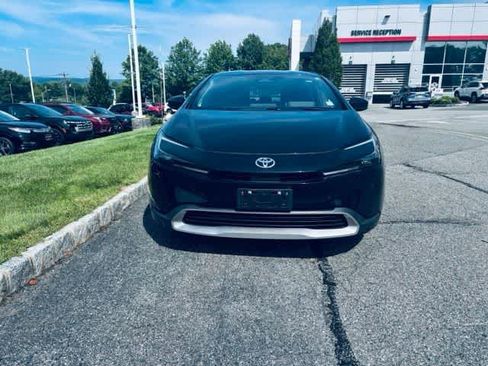 Used 2024 Toyota Prius Prime FWD image 2