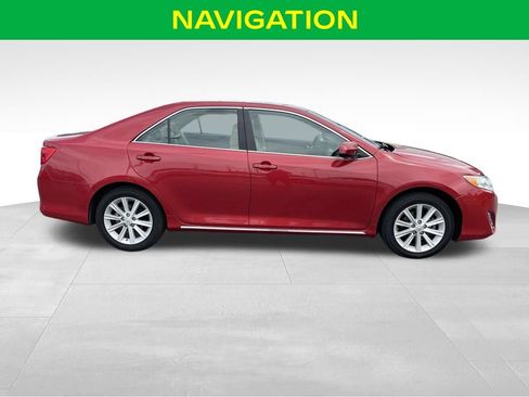 Used 2012 Toyota Camry XLE w/ Leather Pkg FWD image 4