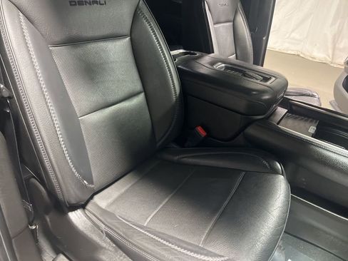 Used 2021 GMC Yukon Denali w/ Denali Premium Package image 36