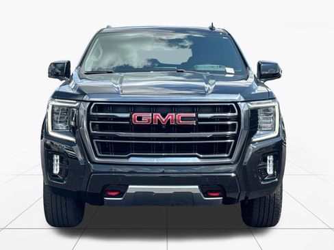 Used 2023 GMC Yukon AT4 w/ Technology Package AWD/4WD image 9