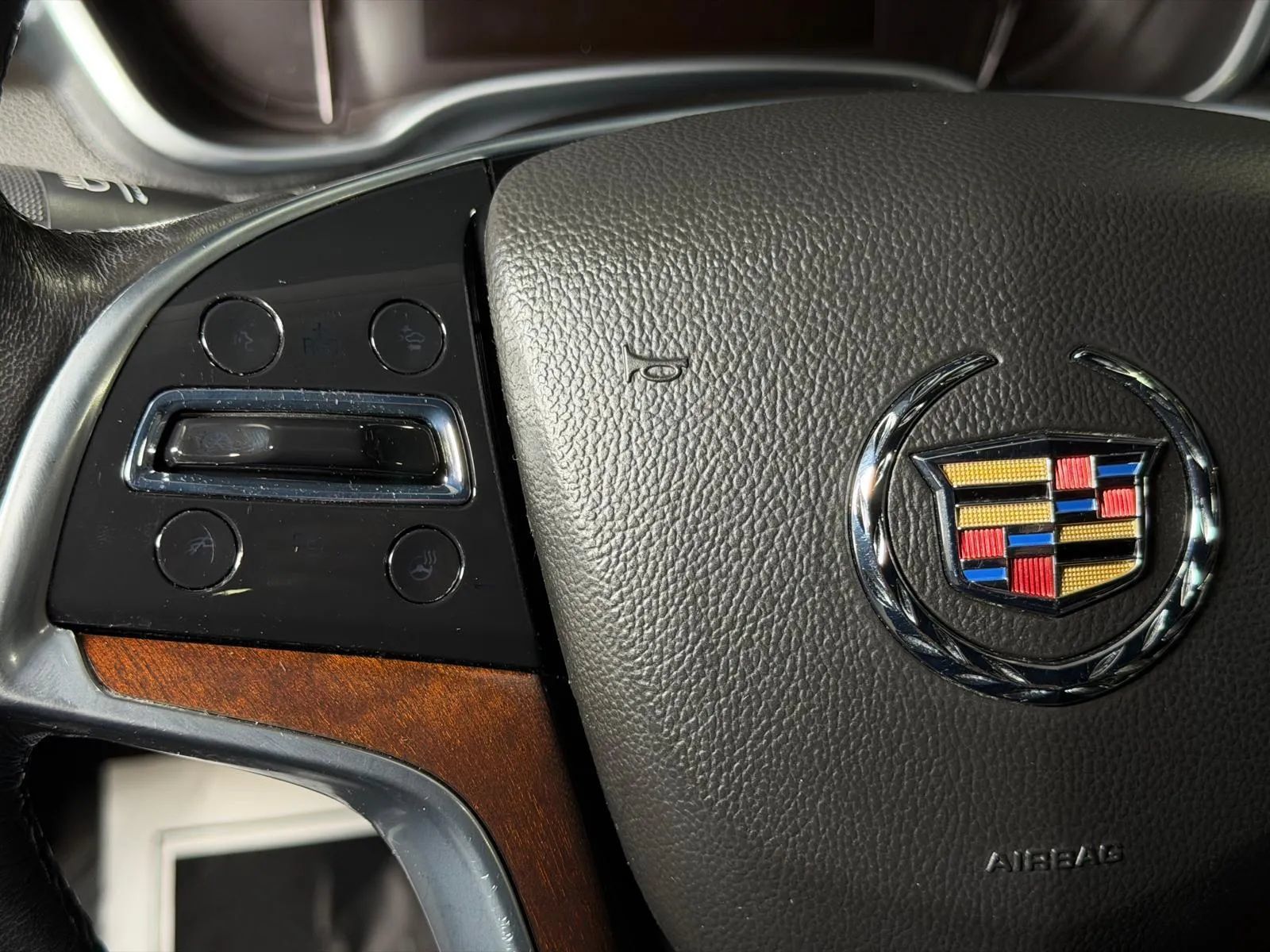 Used 2013 Cadillac SRX Luxury w/ Driver Awareness Package FWD image 32