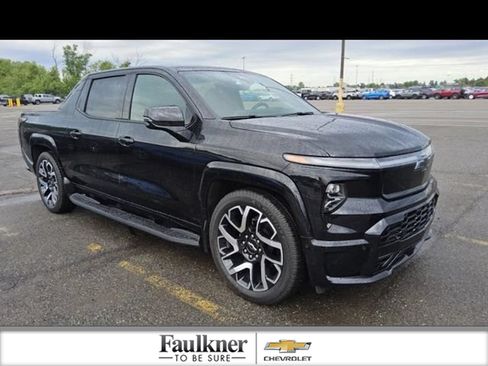 Used 2025 Chevrolet Silverado EV RST AWD/4WD image 1