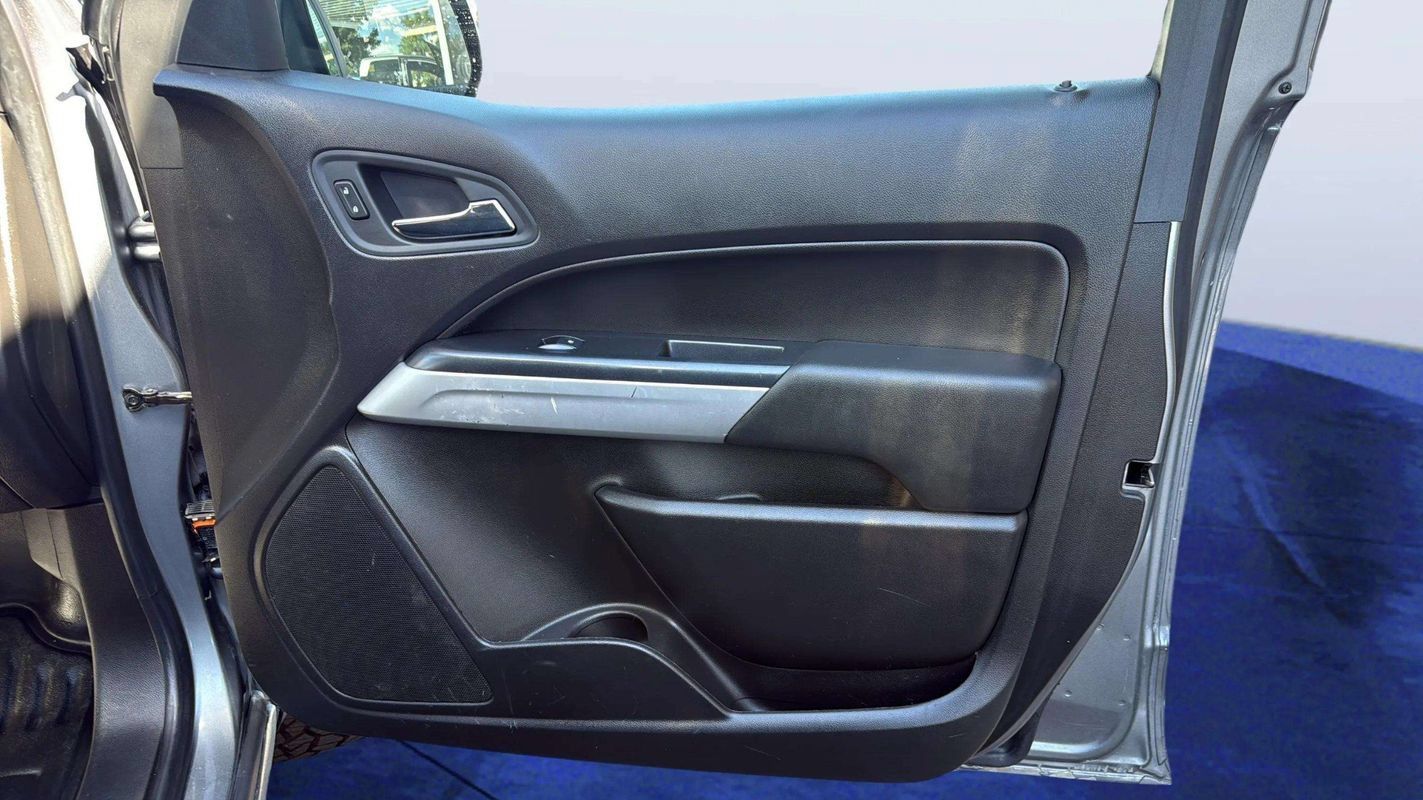 Used 2021 Chevrolet Colorado LT w/ Fleet Safety Package RWD image 17
