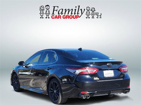 Used 2022 Toyota Camry XSE image 3