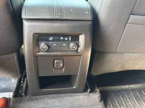 Used 2022 Chevrolet Traverse LT AWD/4WD image 34