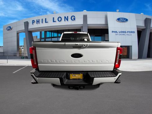 Certified 2025 Ford F250 XLT w/ Black Appearance Package AWD/4WD image 4