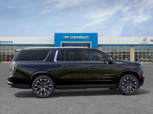 New 2026 Chevrolet Suburban High Country AWD/4WD image 5
