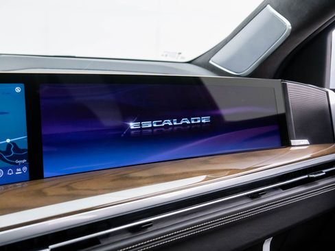 New 2026 Cadillac Escalade Platinum Sport w/ LPO, ONYX Package image 31