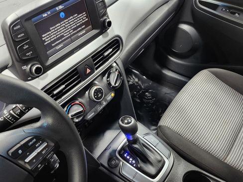 Used 2021 Hyundai Kona SE image 25