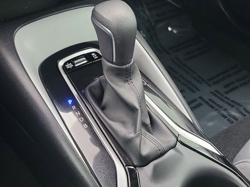 Certified 2025 Toyota Corolla SE image 30